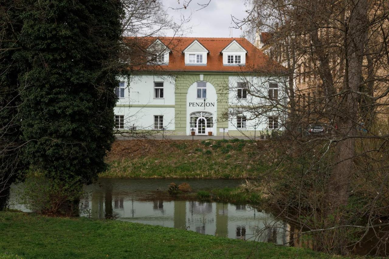Litvan Sunset Apartments Ceske Budejovice Extérieur photo